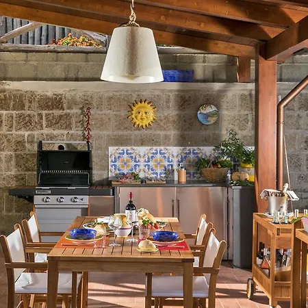 Villa Claudia SantʼAgata sui Due Golfi