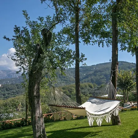 Claudia * SantʼAgata sui Due Golfi