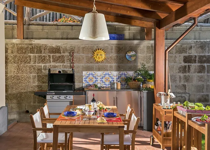 Villa Claudia SantʼAgata sui Due Golfi