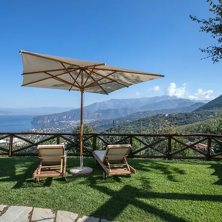 Claudia Villa Sant'Agata sui due Golfi